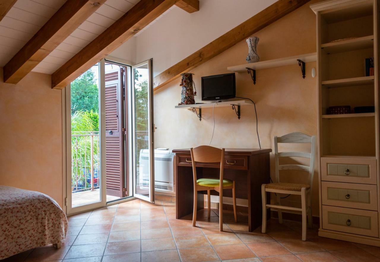 Villa Pineland Borghetto Santo Spirito Exterior foto
